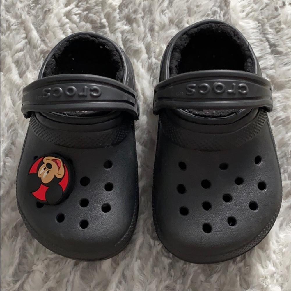FUZZY Crocs
